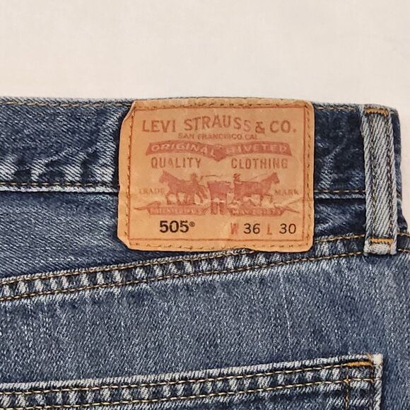 Levis 505 Classic Denim Blue Jeans Regular Fit Straight Leg Mens 36x30 - Picture 3 of 8